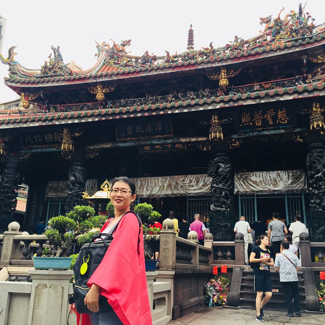 Customer wearing Sumo Vintage